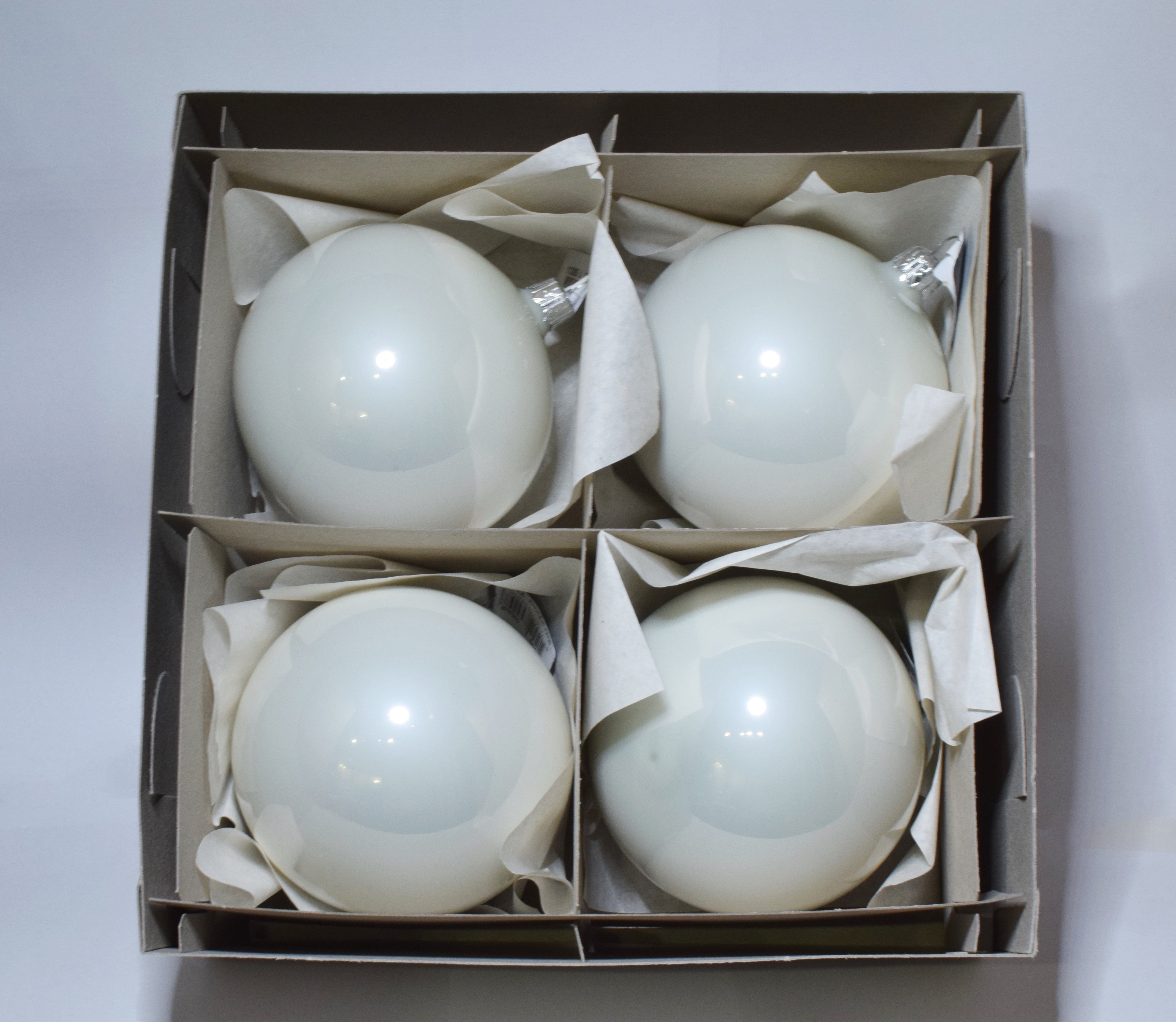 Box da 4 Decoro per Albero di Natale Pallina diam. 10 cm in vetro soffiato Color BIANCO PERLA Made in EU 5€ cad