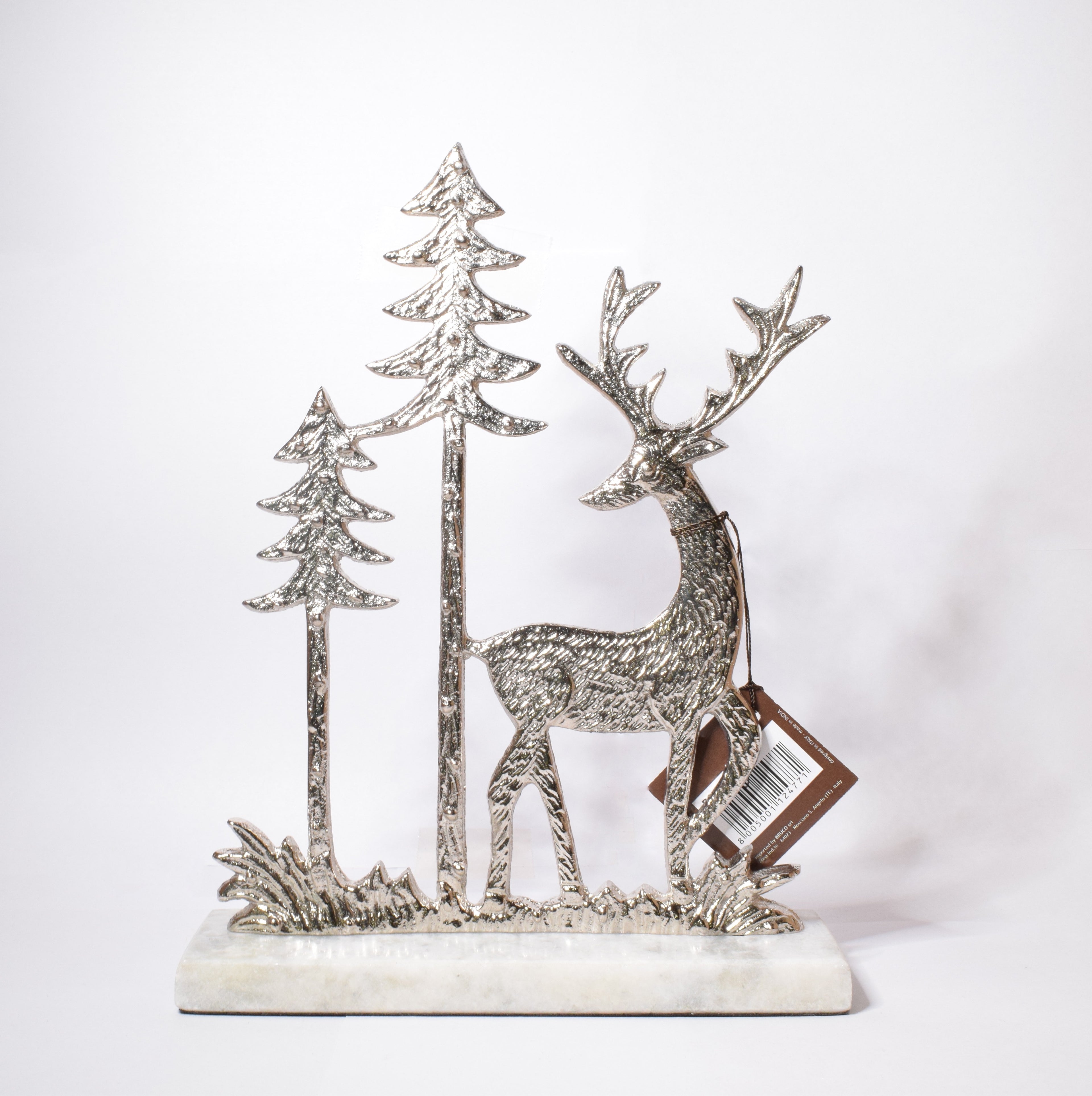 Decoro invernale renna e paesaggio con pini in metallo base in pietra h. 22 cm