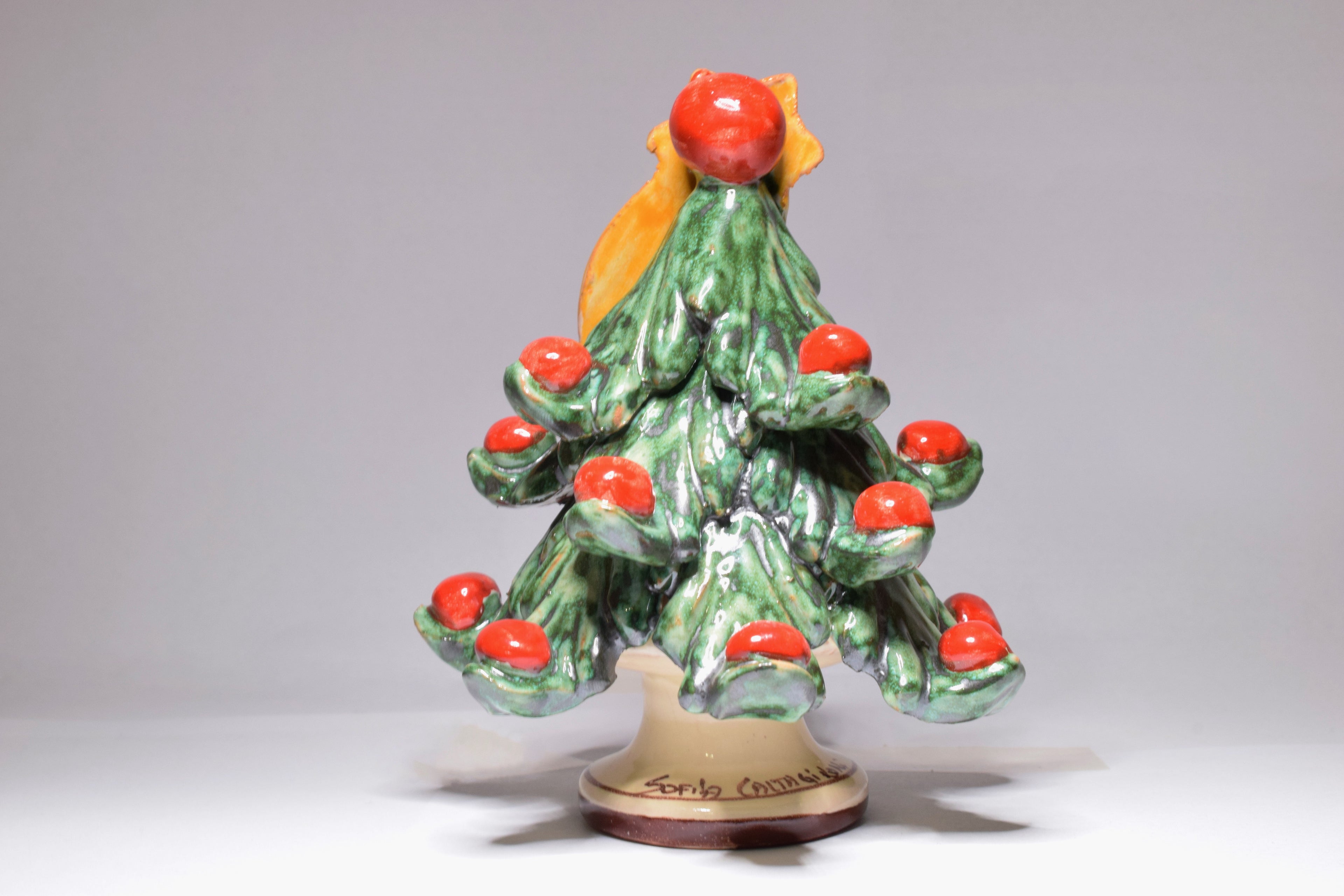 Albero di Natale in Maiolica h. 12 cm Colora con palline Rosse Realizzato a mano secondo le regole dell'antica scuola di Caltagirone
