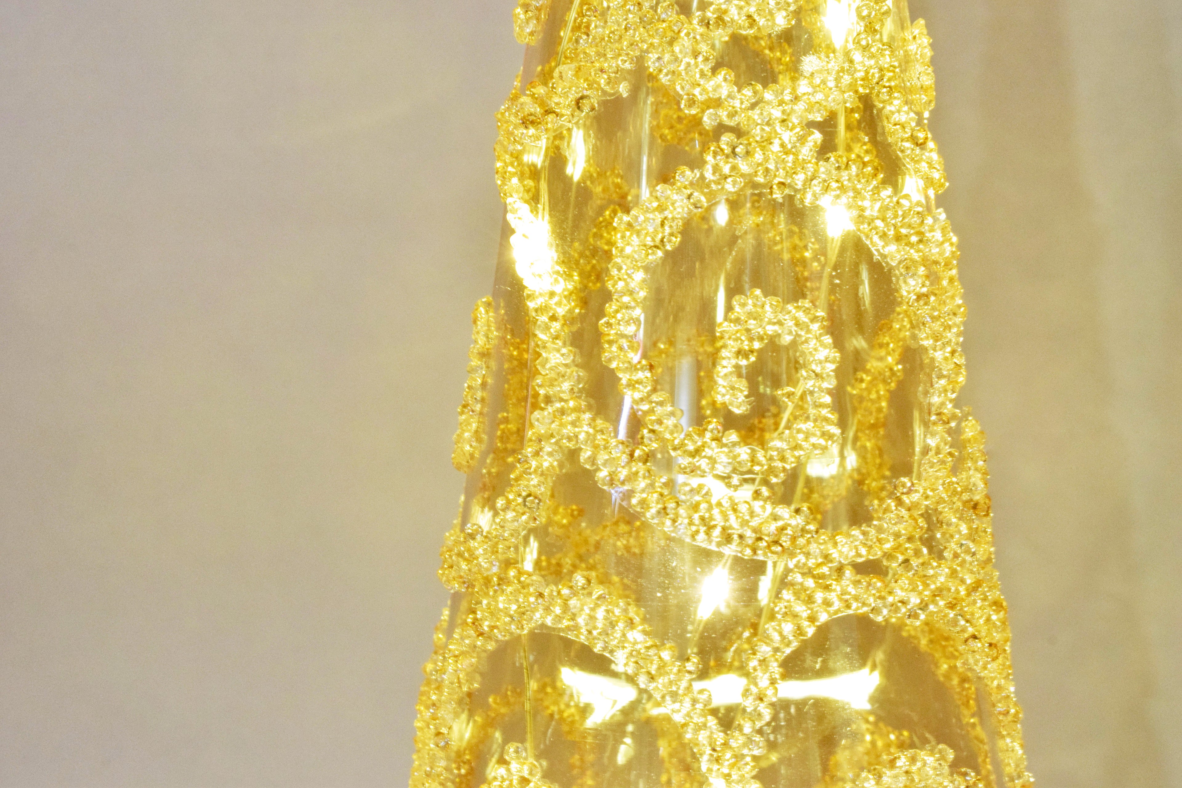 Albero di Natale trasparente con decoro in perline colorazione Oro - illuminazione interna led h. 30 cm