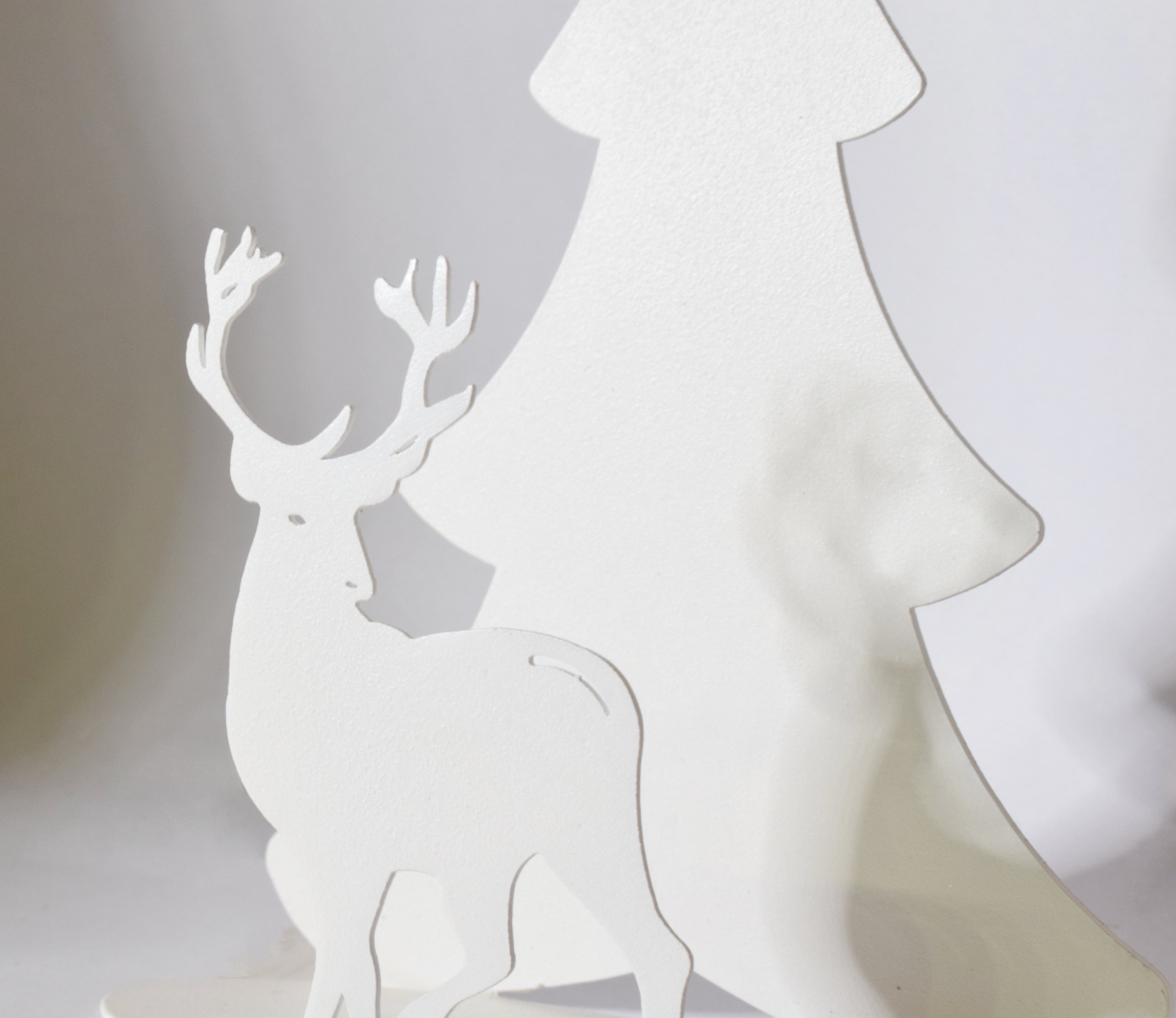 Soprammobile Acciaio tagliato a laser Natale - Decoro Albero di Natale con Renna - disponibile in diverse dimensioni