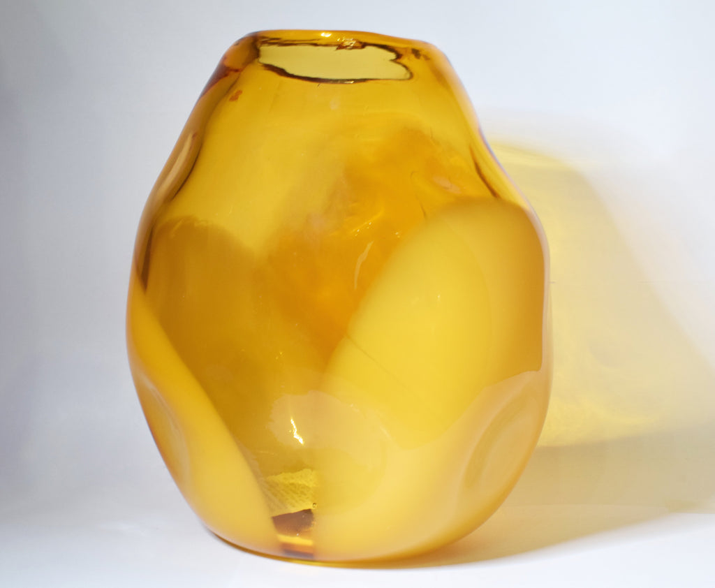 Vaso in vetro color Ambra dimensioni 20x12 cm h. 23 cm