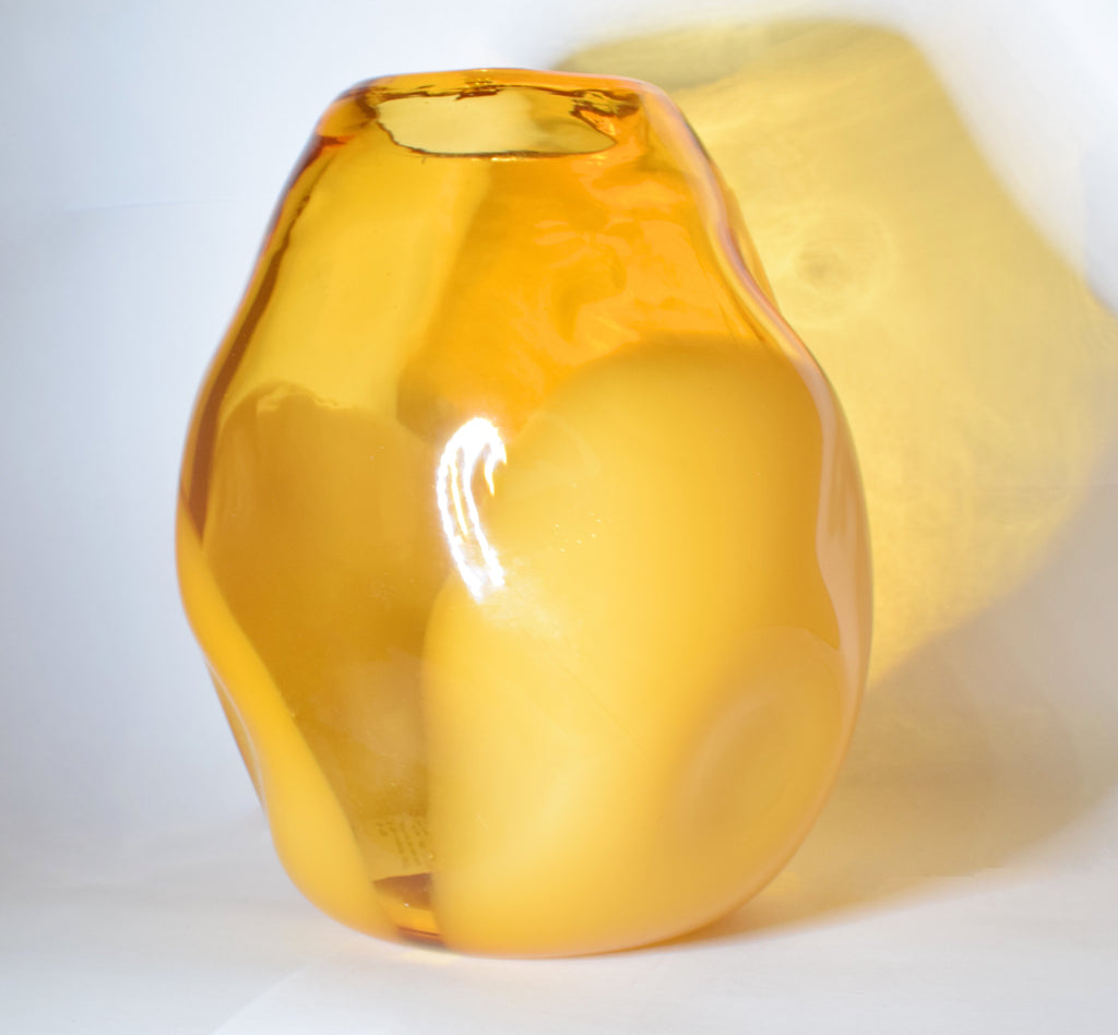 Vaso in vetro color Ambra dimensioni 20x12 cm h. 23 cm