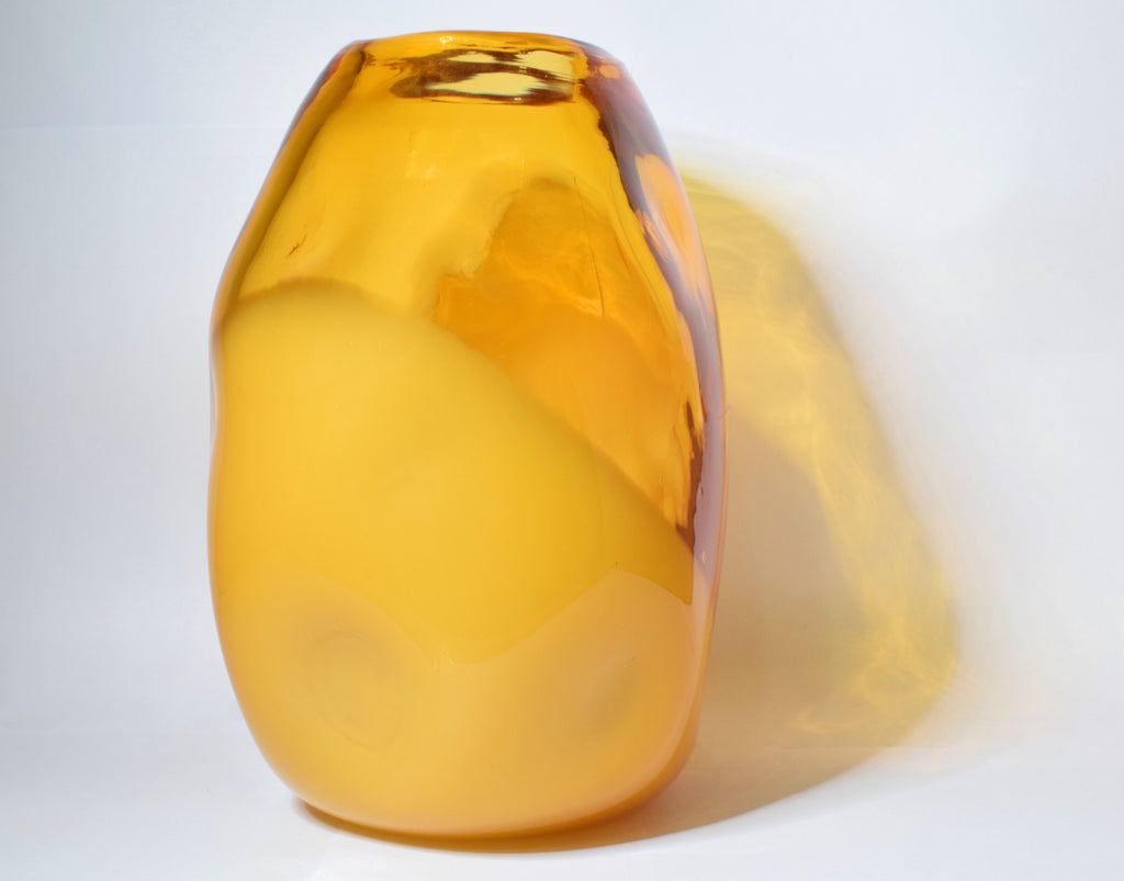 Vaso in vetro color Ambra dimensioni 20x12 cm h. 23 cm