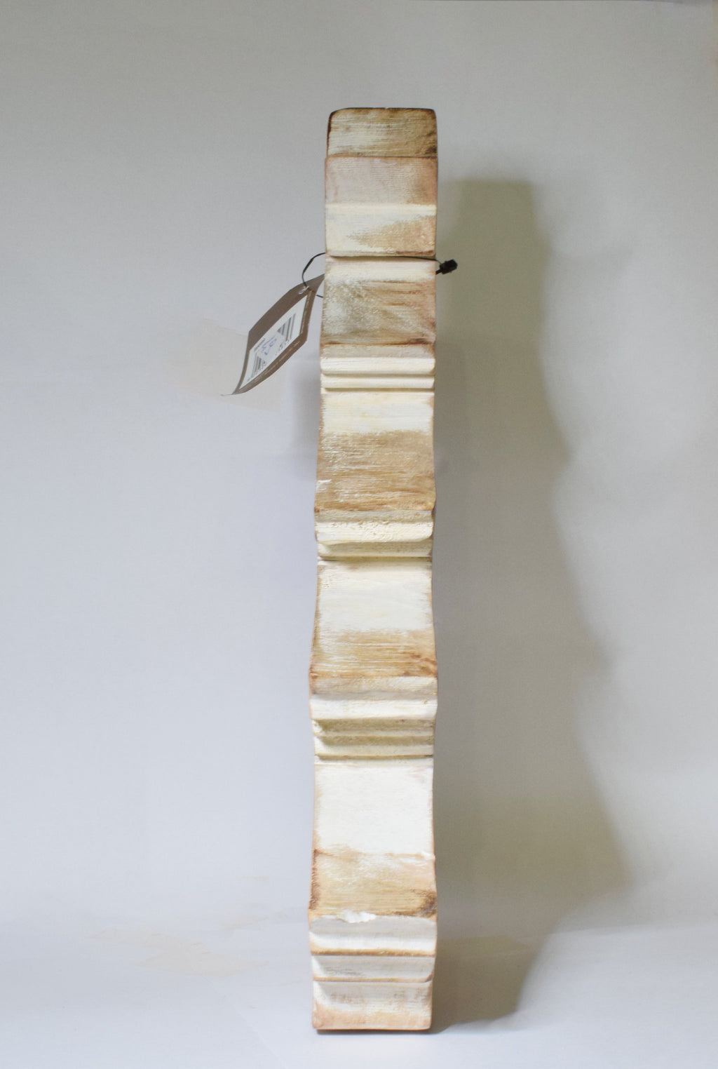 Albero di Natale ornamentale in legno naturale decoro inciso e sbiancato h. 28 cm