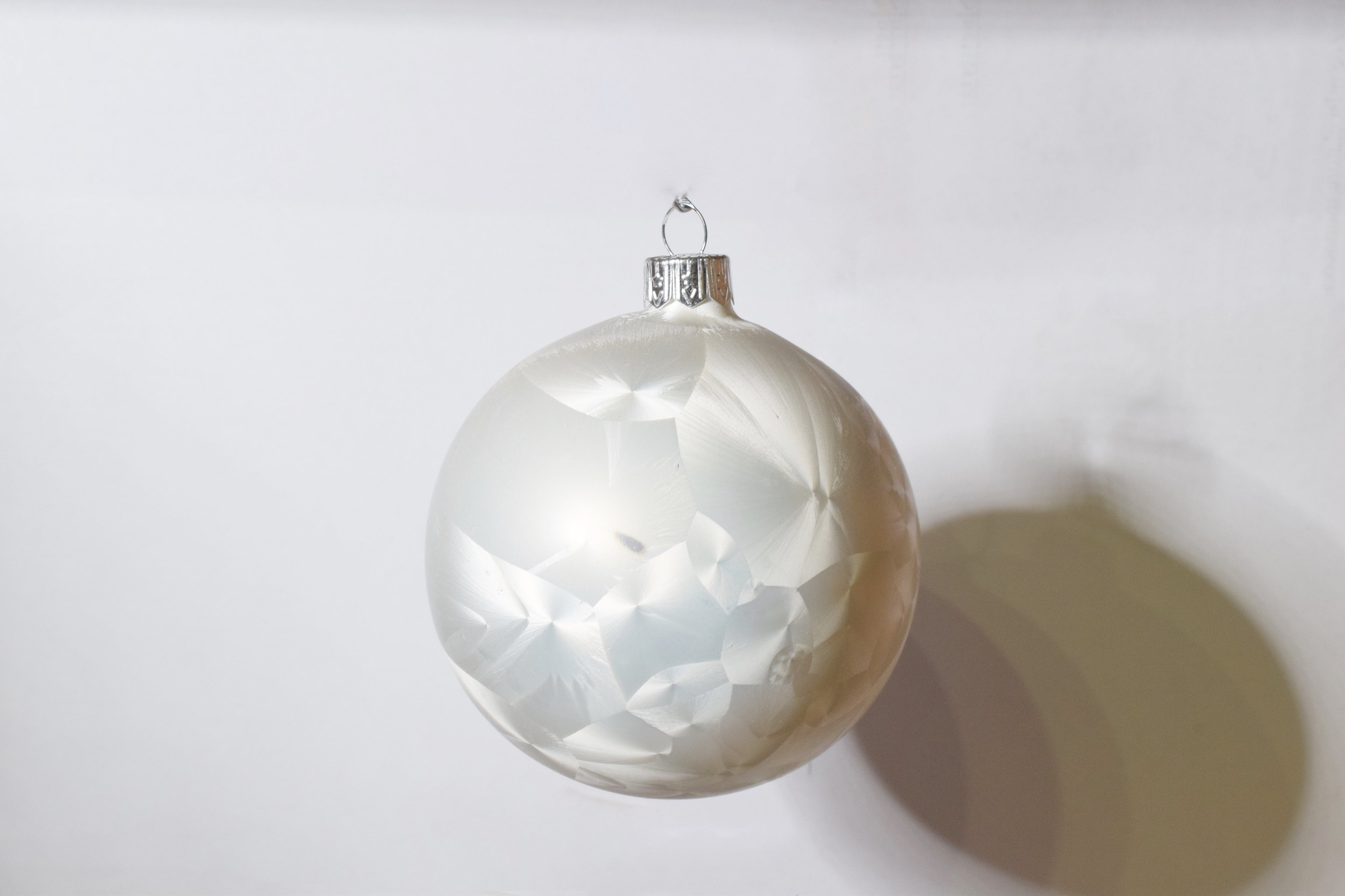 Box da 6 Decoro per Albero di Natale Pallina diam. 8 cm in vetro soffiato Color effetto GHIACCIO Made in EU 3€ cad.