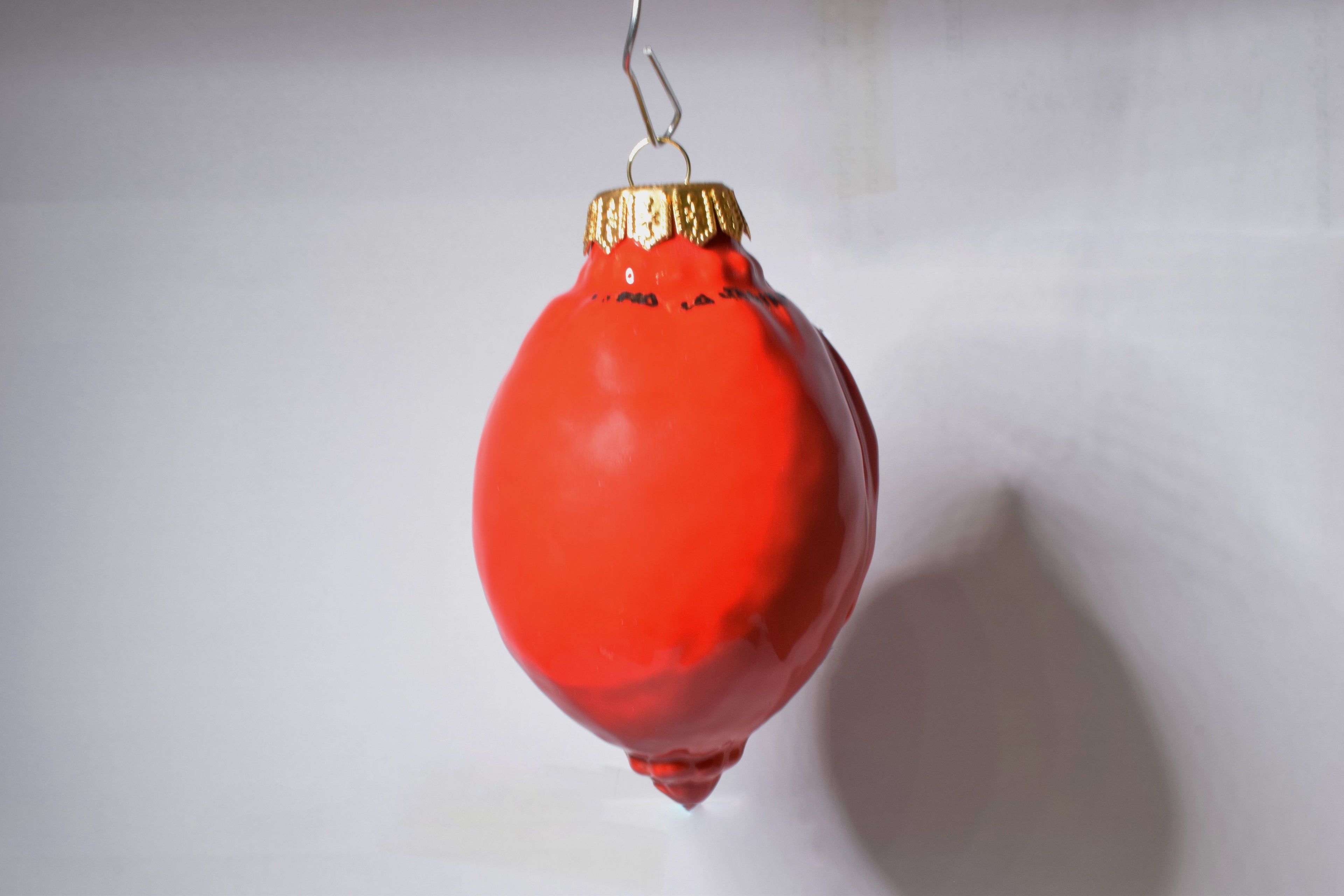 Addobbo per Albero decoro Limone Rosso Fuoco - realizzato a mano Antica scuola di Caltagirone diam. 8 cm in ceramica maiolica