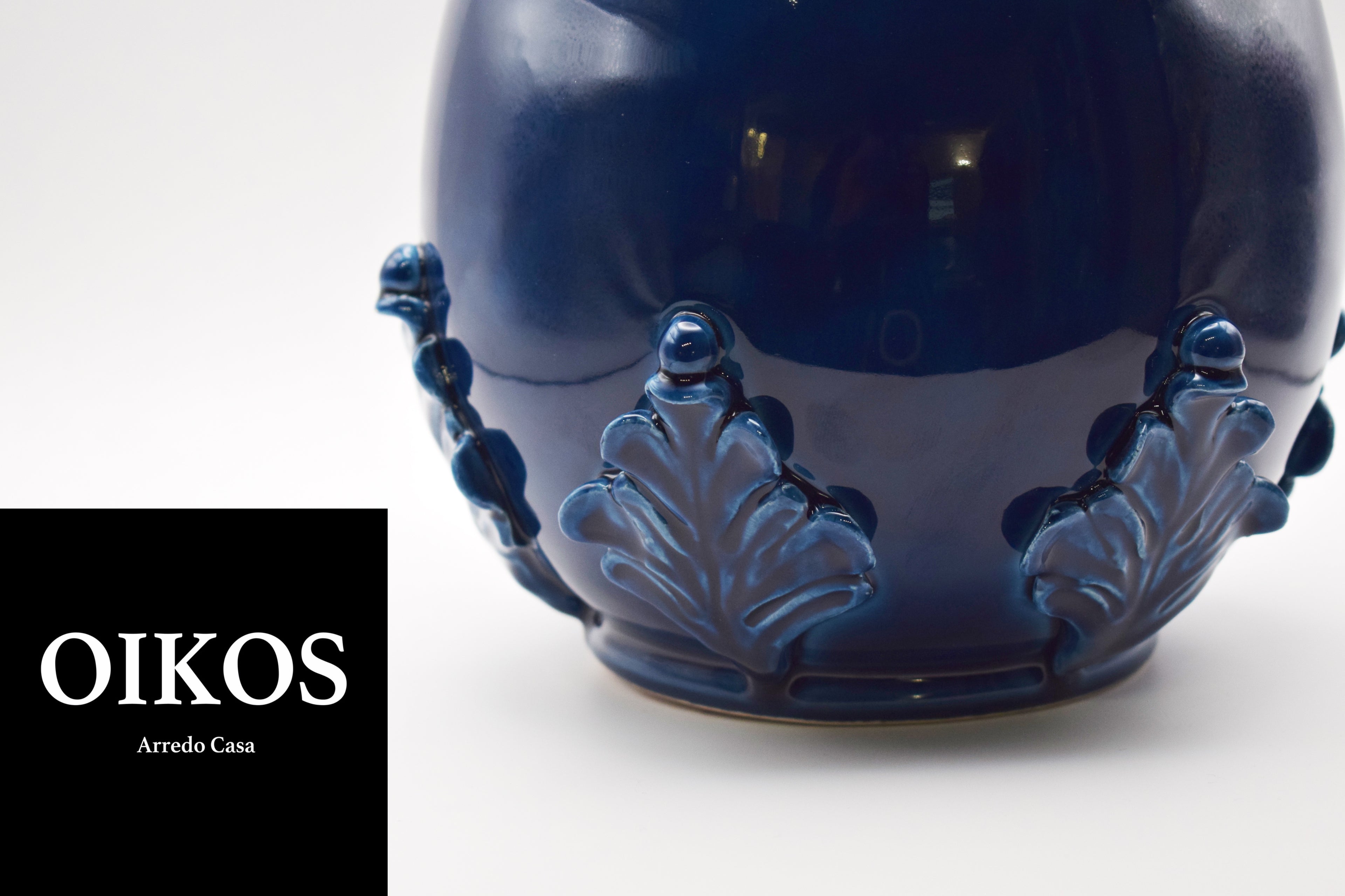 Uovo Caltagirone originale siciliano h. 23 cm con decoro in rialzo colorazione blu intenso