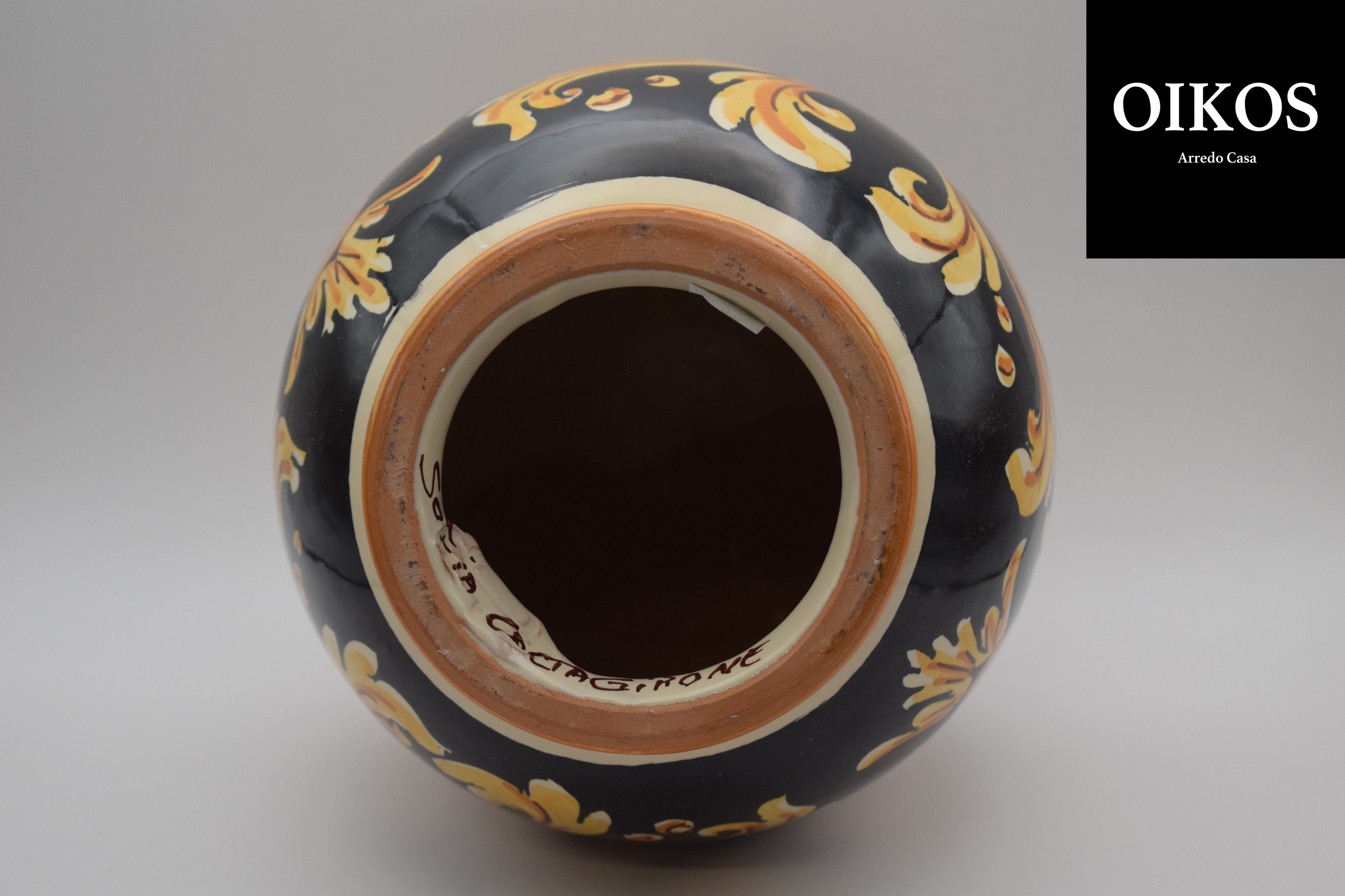 Uovo Caltagirone originale siciliano h. 21 cm colorazione nero / giallo intenso